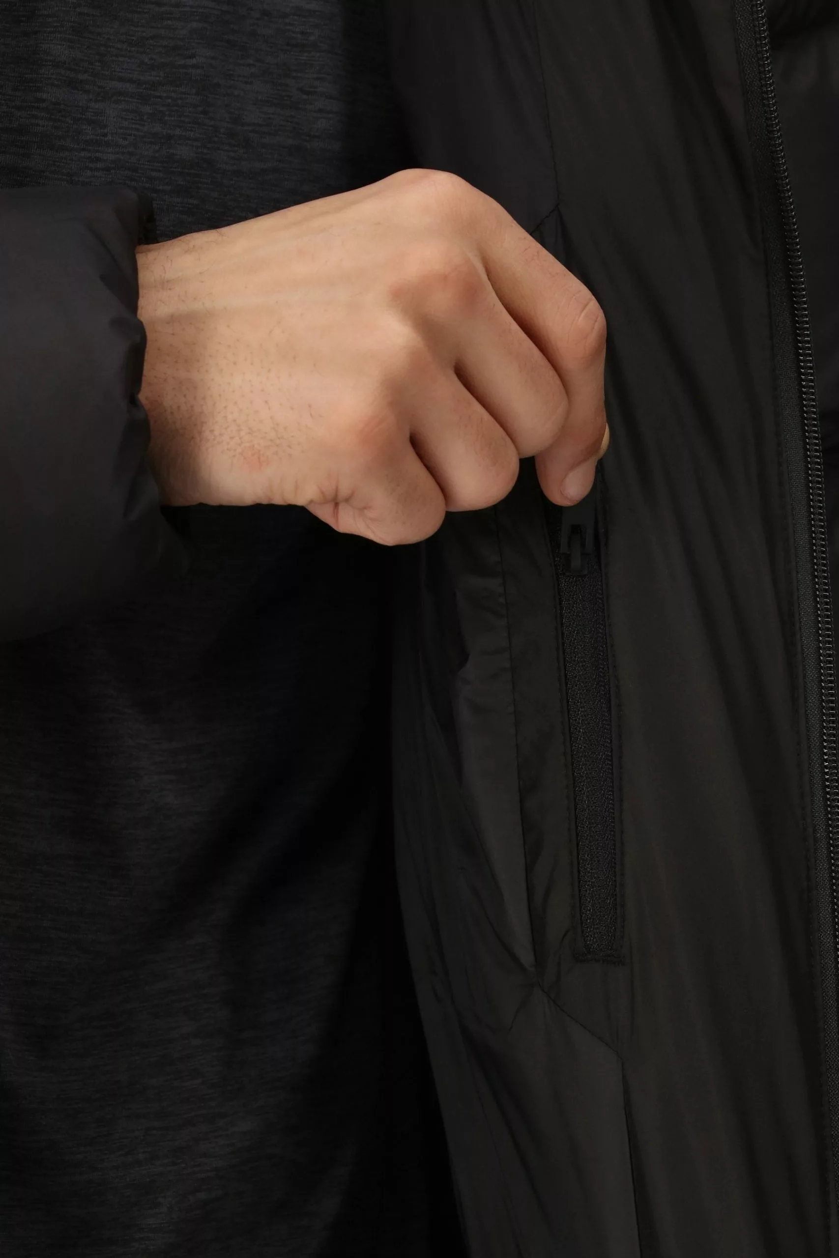 Regatta Black Hallin Longline Insulated Padded Jacket 7 Regatta Black Hallin Longline Insulated Padded Jacket - Image 5