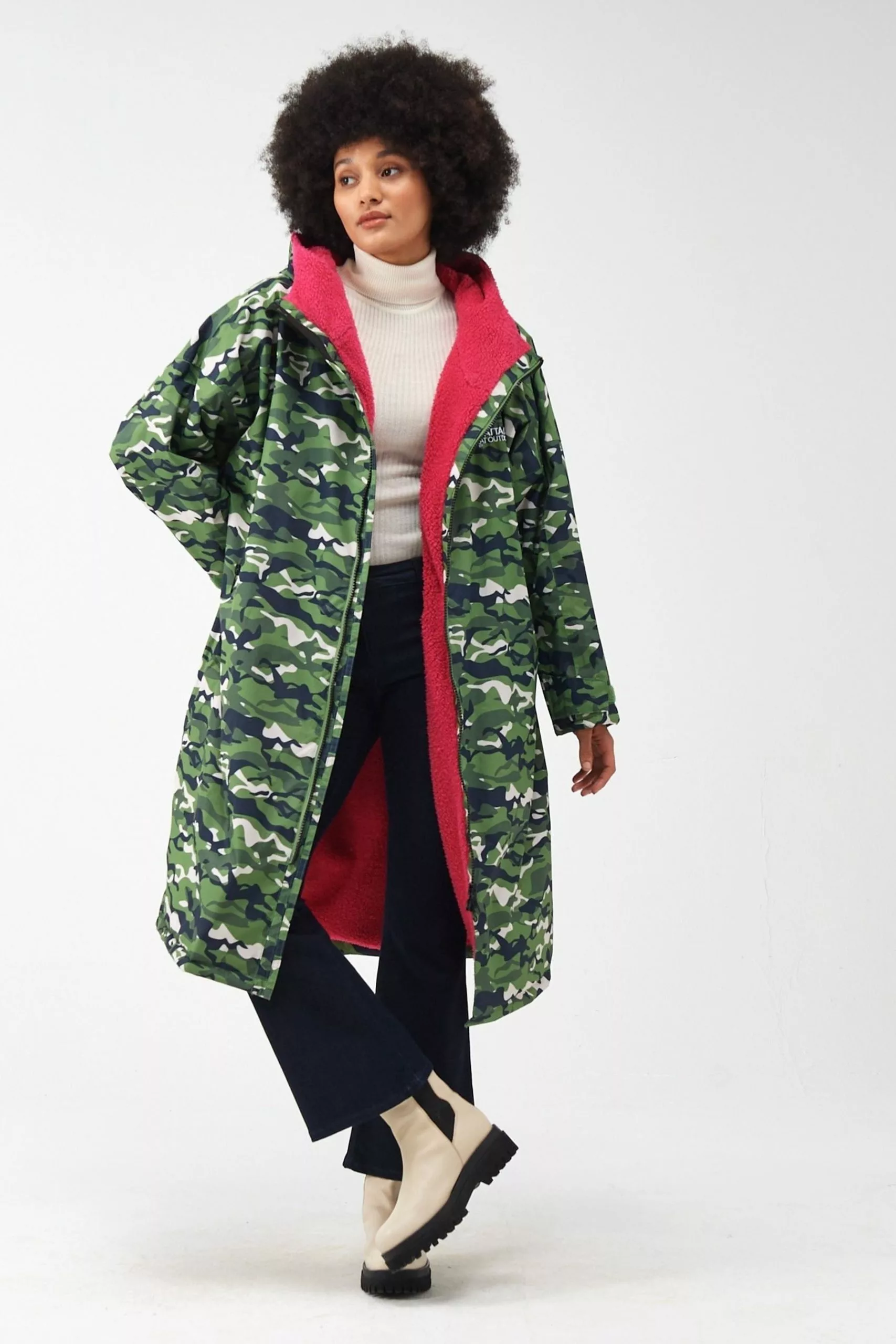 Regatta Adult Waterproof Changing Robe 5 Regatta Adult Waterproof Changing Robe - Image 3